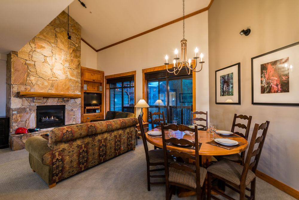 First Tracks Lodge Whistler Exterior foto