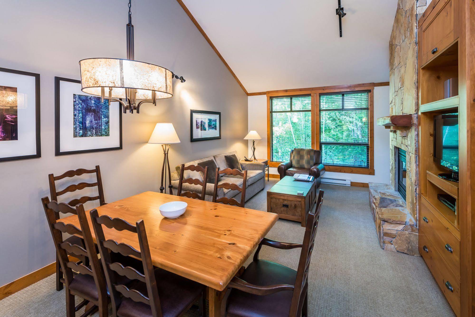 First Tracks Lodge Whistler Exterior foto