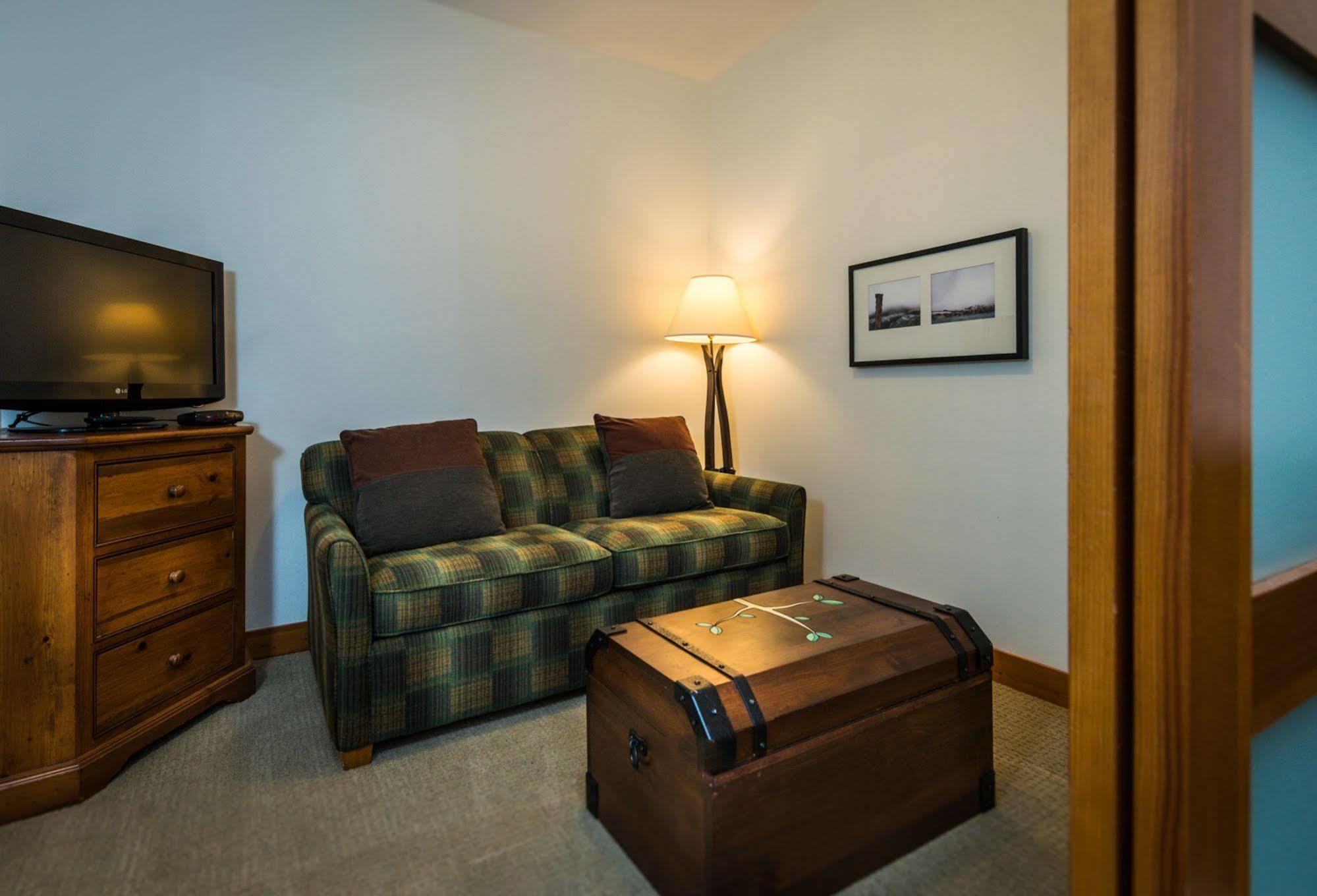 First Tracks Lodge Whistler Exterior foto